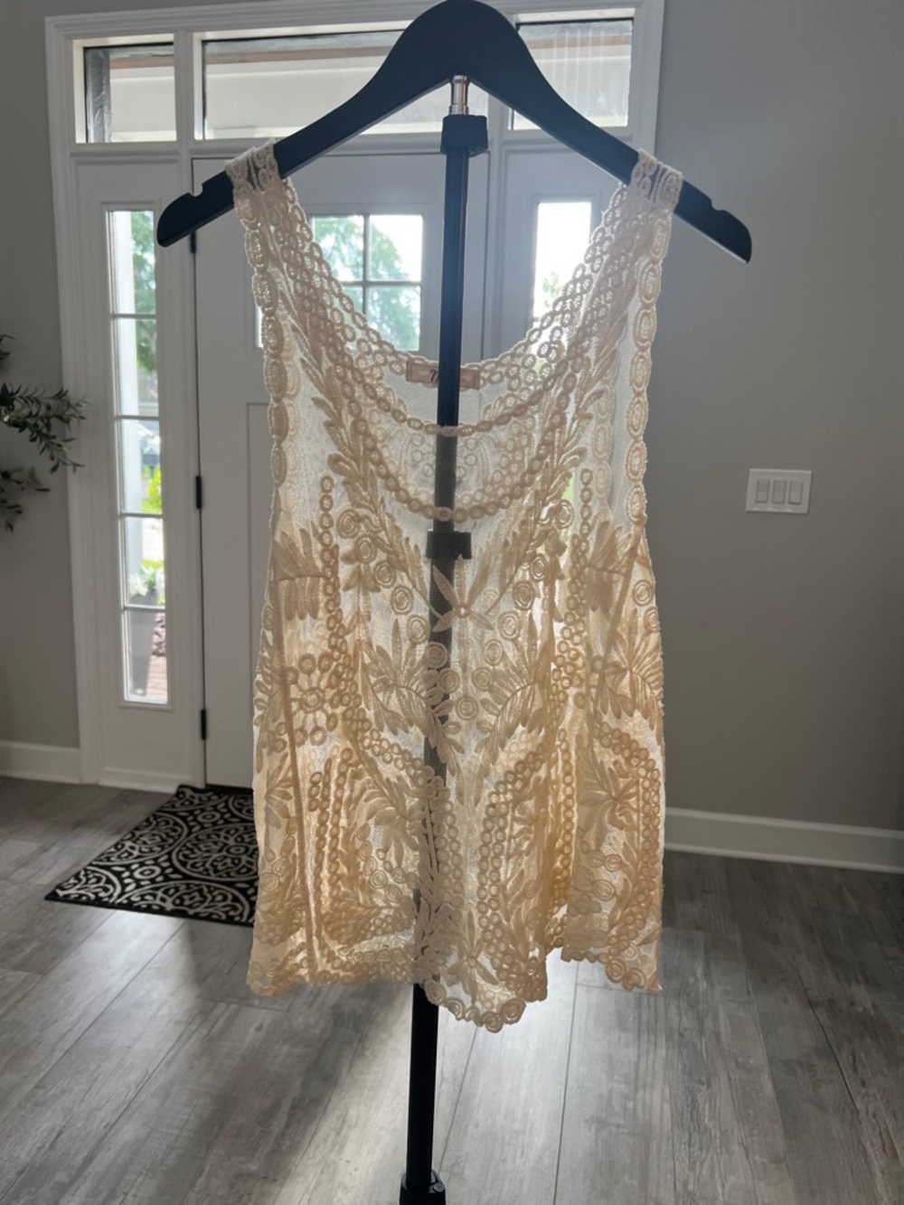 Lace Crochet Sleeveless Boho Camisole Tank Top Sz M